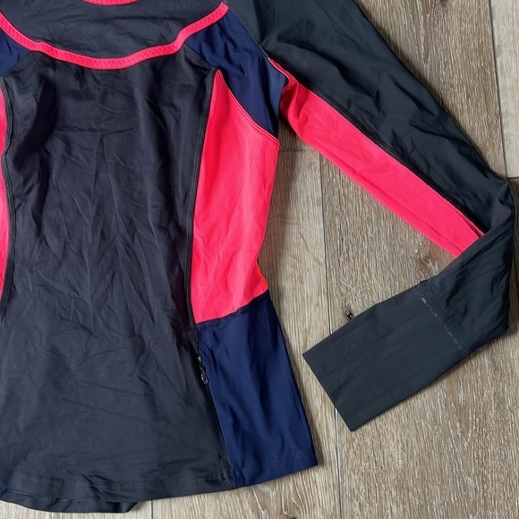 Lululemon Trail Bound Long Sleeve in Deep Coal / Deep Navy / Electric Coral - Picture 5 of 9